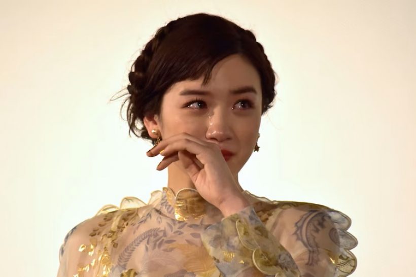 นางเอกดังเจอมรสุมดราม่า ปล่อยโฮกลางงาน เซ่นปมร้อนมือที่3
