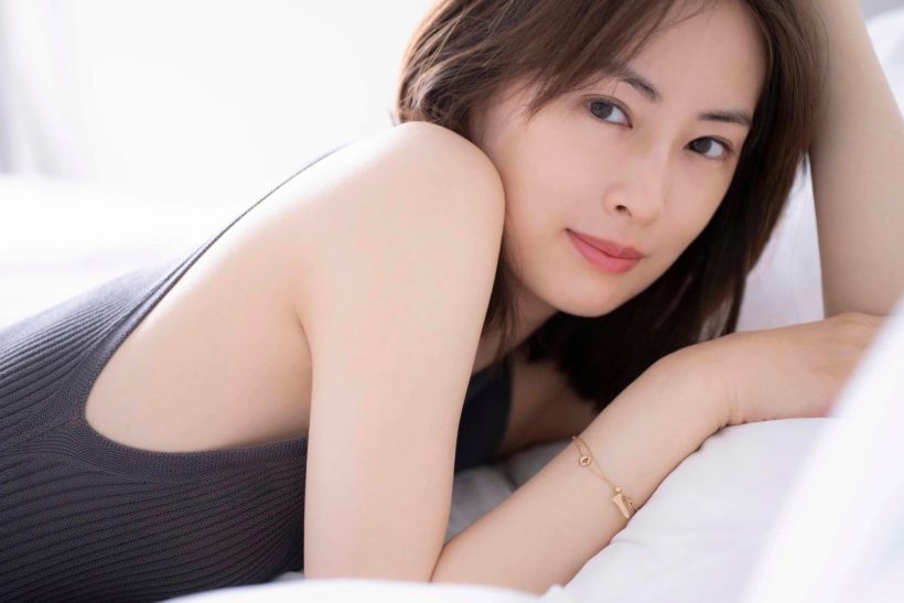 นางเอกดังคว้าเเชมป์ หน้าสวยยืนหนึ่งเเห่งวงการบันเทิง!