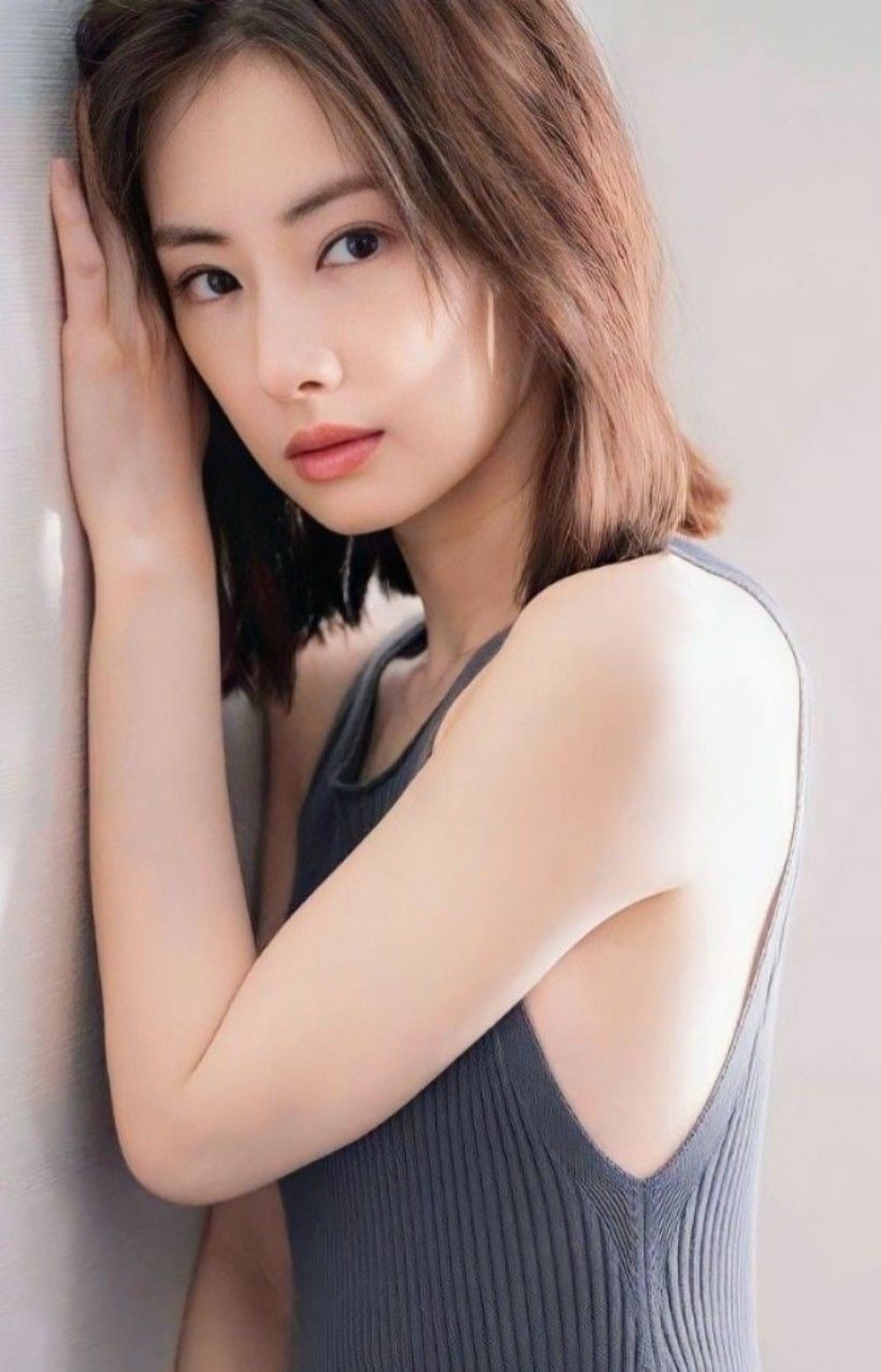 นางเอกดังคว้าเเชมป์ หน้าสวยยืนหนึ่งเเห่งวงการบันเทิง!