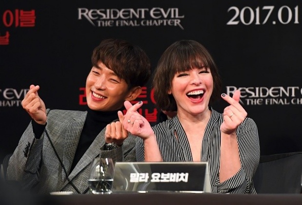 ผู้กำกับหนัง Resident Evil ยืนข้อเสนอให้ อีจุนกิ มาร่วมงานหลังจากที่ได้ดูคลิปในยูทูป!