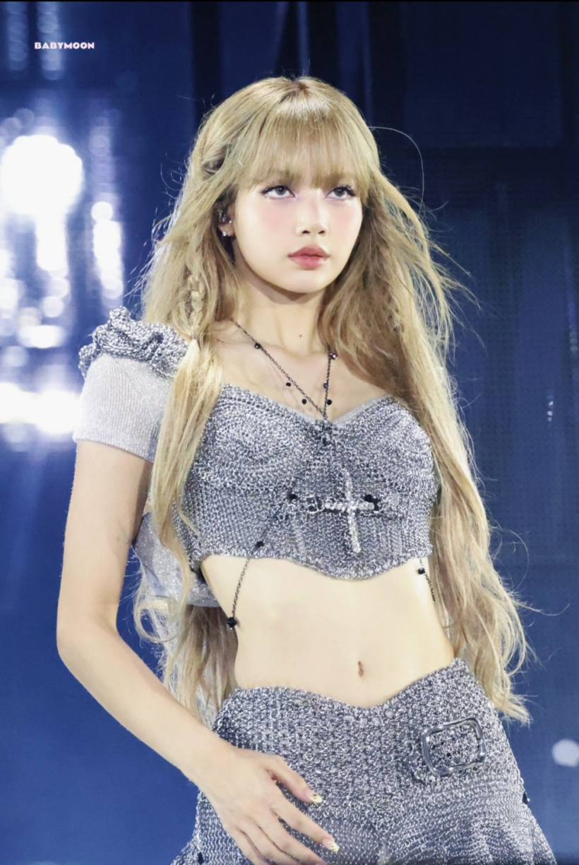 ชาวเน็ตเกาหลีเปิดใจให้ ลิซ่า ชื่นชมลุคนี้สวยฮือฮาทั้งประเทศ