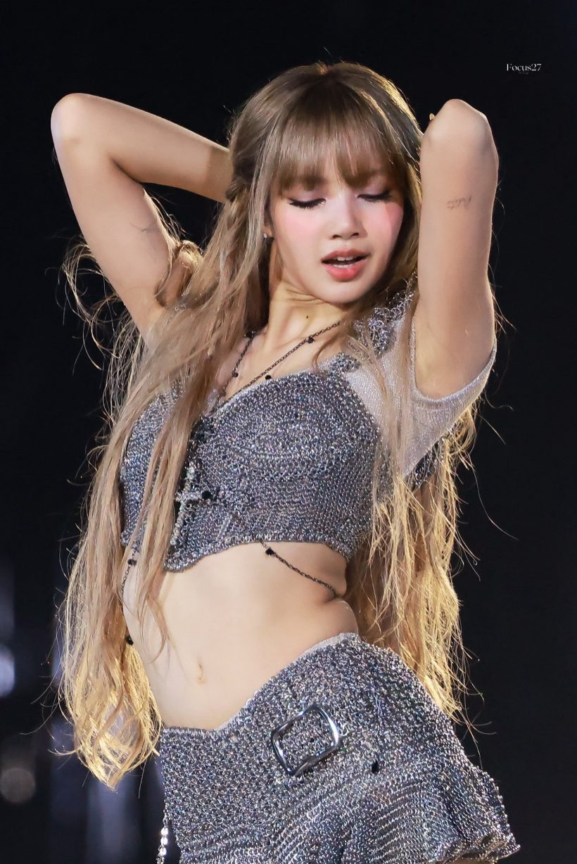 ชาวเน็ตเกาหลีเปิดใจให้ ลิซ่า ชื่นชมลุคนี้สวยฮือฮาทั้งประเทศ