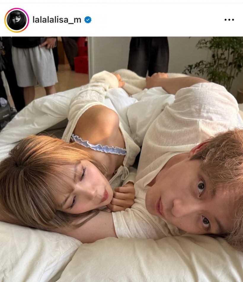 สาวๆญี่ปุ่นเดือด! ภาพ ลิซ่า กัดเเขน เคนทาโร่ จู่ๆกลายเป็นดราม่า