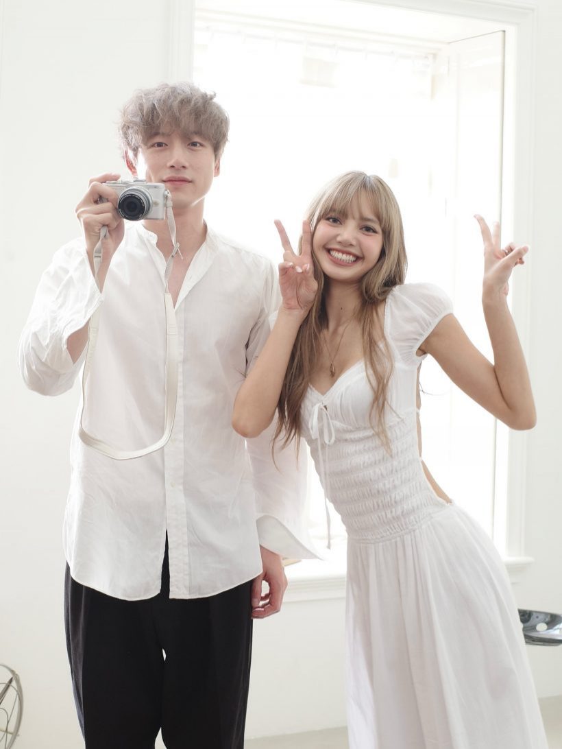สาวๆญี่ปุ่นเดือด! ภาพ ลิซ่า กัดเเขน เคนทาโร่ จู่ๆกลายเป็นดราม่า