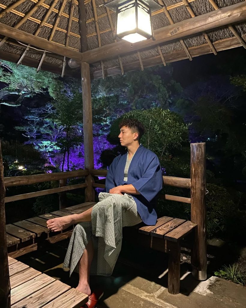 หล่อจนเป็นไวรัล! ภาพพนักงานลากรถหุ่นล่ำ หน้าคล้าย โซจีซบ
