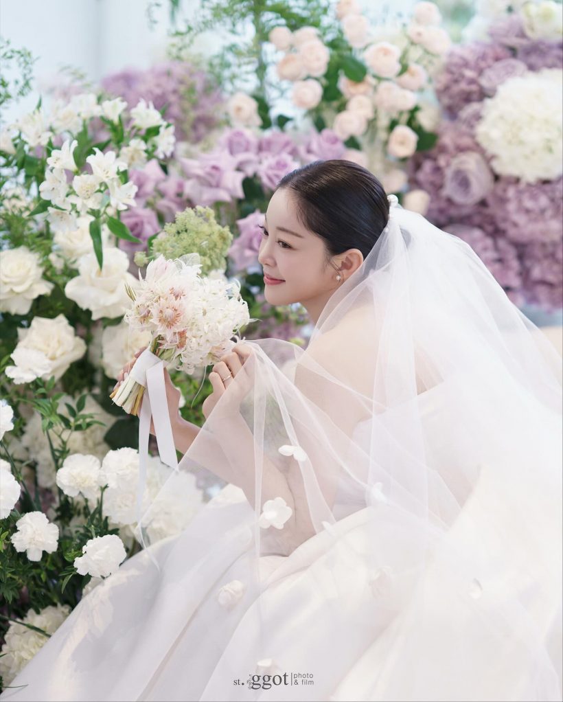 ซุ่มเงียบมานาน! นักแสดงสาว จูงมือหนุ่มในจอ วิวาห์หวาน