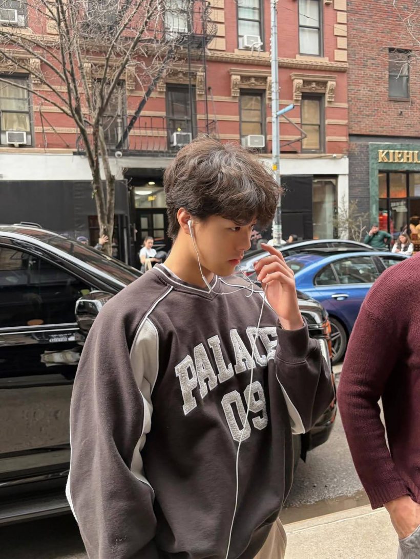 พี่ๆออนไลน์ใจสั่น ลูกชายพระเอกดัง โตเป็นหนุ่มขนาดนี้เเล้ว