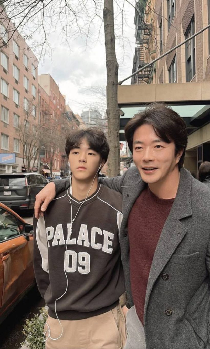 พี่ๆออนไลน์ใจสั่น ลูกชายพระเอกดัง โตเป็นหนุ่มขนาดนี้เเล้ว