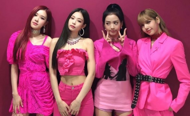 แก๊งไอดอลสาวคนไทย! ให้กำลังใจ ลิซ่า ในคอนเสิร์ตใหญ่ BLACKPINK ครั้งแรก