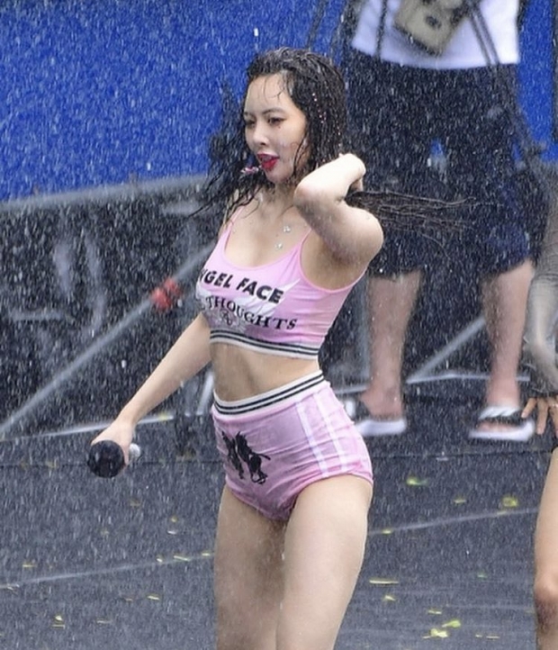 ชาวเน็ตไม่ปลื้มชุดฮยอนอา ที่ใส่ไปร่วมงาน 2019 Water Bomb Festival (คลิป) 