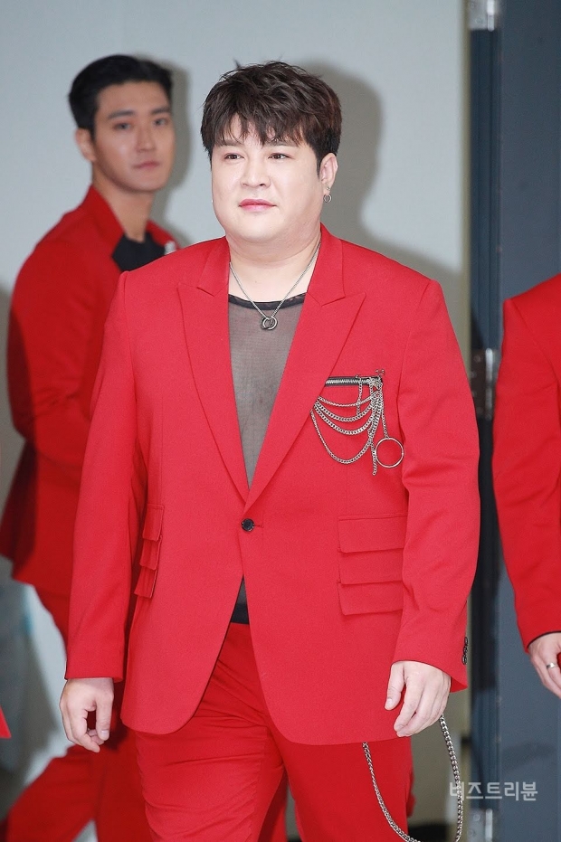 เป็นเหยื่อการบูลลี่ Shindong วง SJ โดนวิจารณ์รูปร่างอย่างหนักถึงขั้นถูกนิยามว่า น่าขยะแขยง