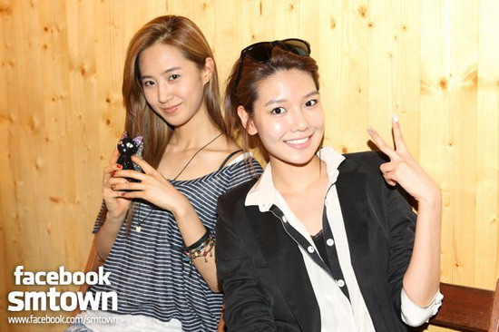 อัพเดทชิวล์-ชิวล์!สาวโซชิ ณ SM TOWN PARIS !