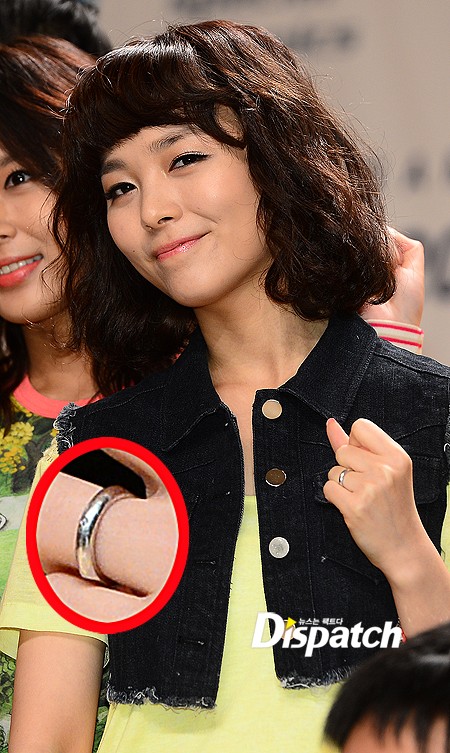 ภาพแหวนที่นิ้วนางข้างซ้ายของซอนเย