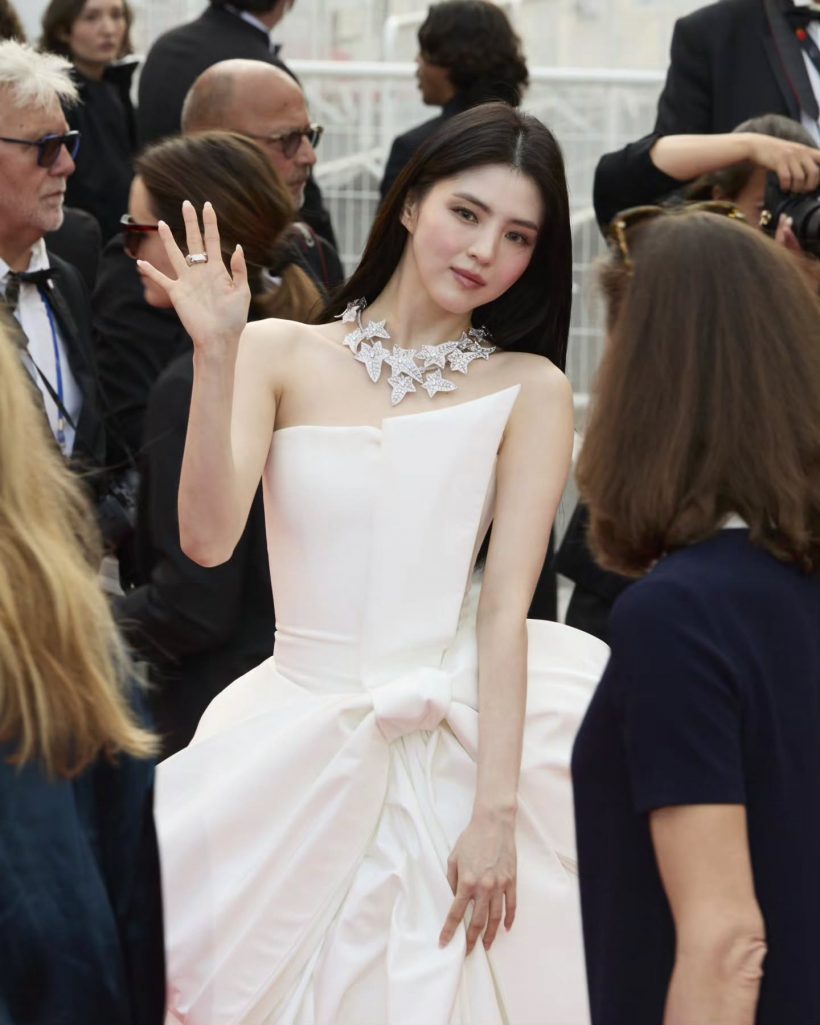 จึ้งมากแม่! 2ลุค "ฮันโซฮี" หน้าส่งชุด ชุดส่งคน เจิดจรัสพรมแดงคานส์ครั้งที่ 78!