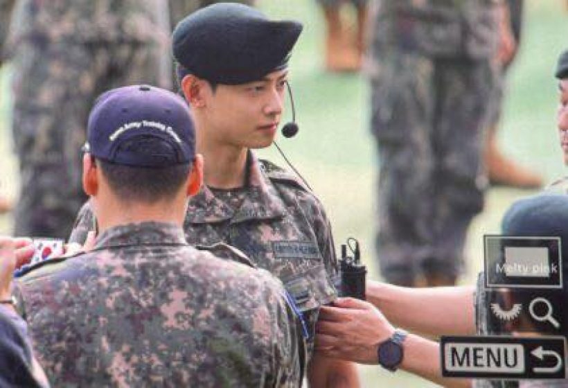 นายทหารที่จริงใจ...ชาอึนอูหล่อทะลุเครื่องแบบทหาร