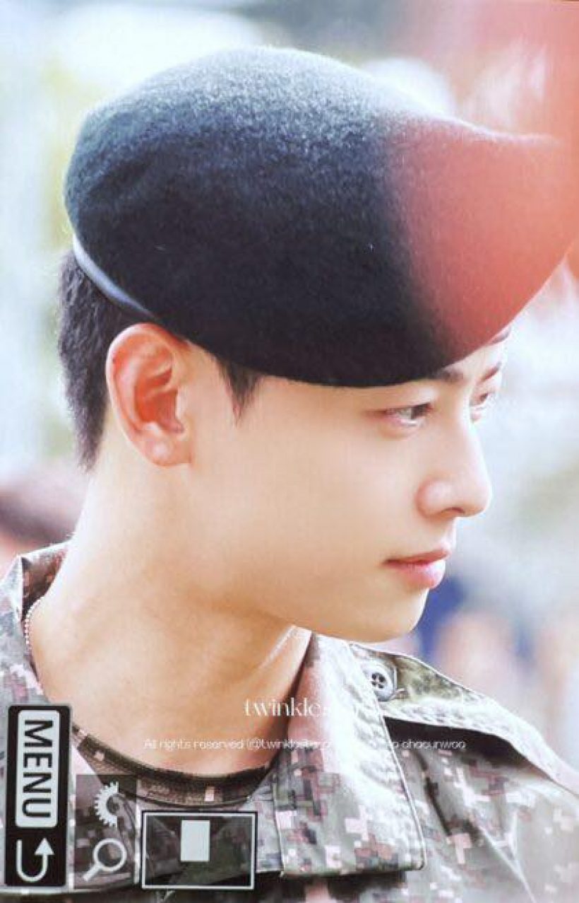 นายทหารที่จริงใจ...ชาอึนอูหล่อทะลุเครื่องแบบทหาร