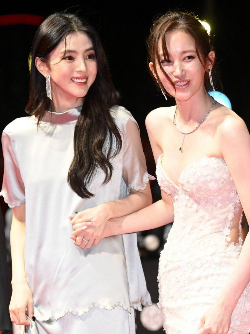 'ฮันโซฮี-จอนจงซอ' ควงแขนร่วมงาน BIFF สวยกินกันไม่ลง!