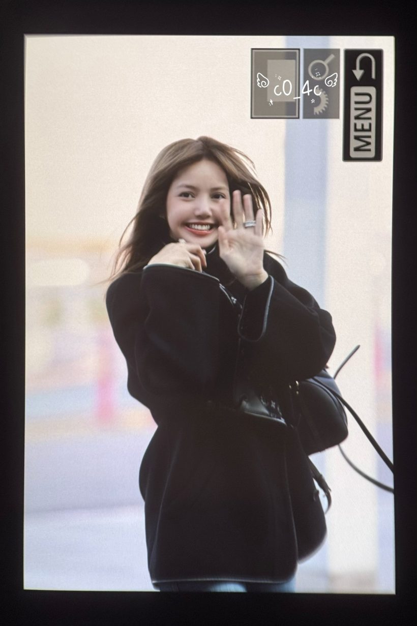 ลิซ่า ทำเเฟนทั่วโลกเเตกตื่น! มีสิ่งหนึ่งหลุดโฟกัสเต็มๆ