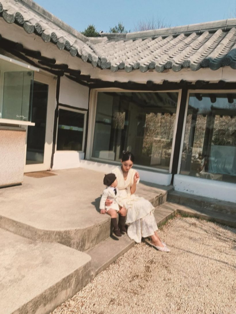 เป็นเรื่องเเล้ว! นางเเบบดัง โพสต์รูปลูก เเต่มีดราม่าโยงพ่อเด็ก