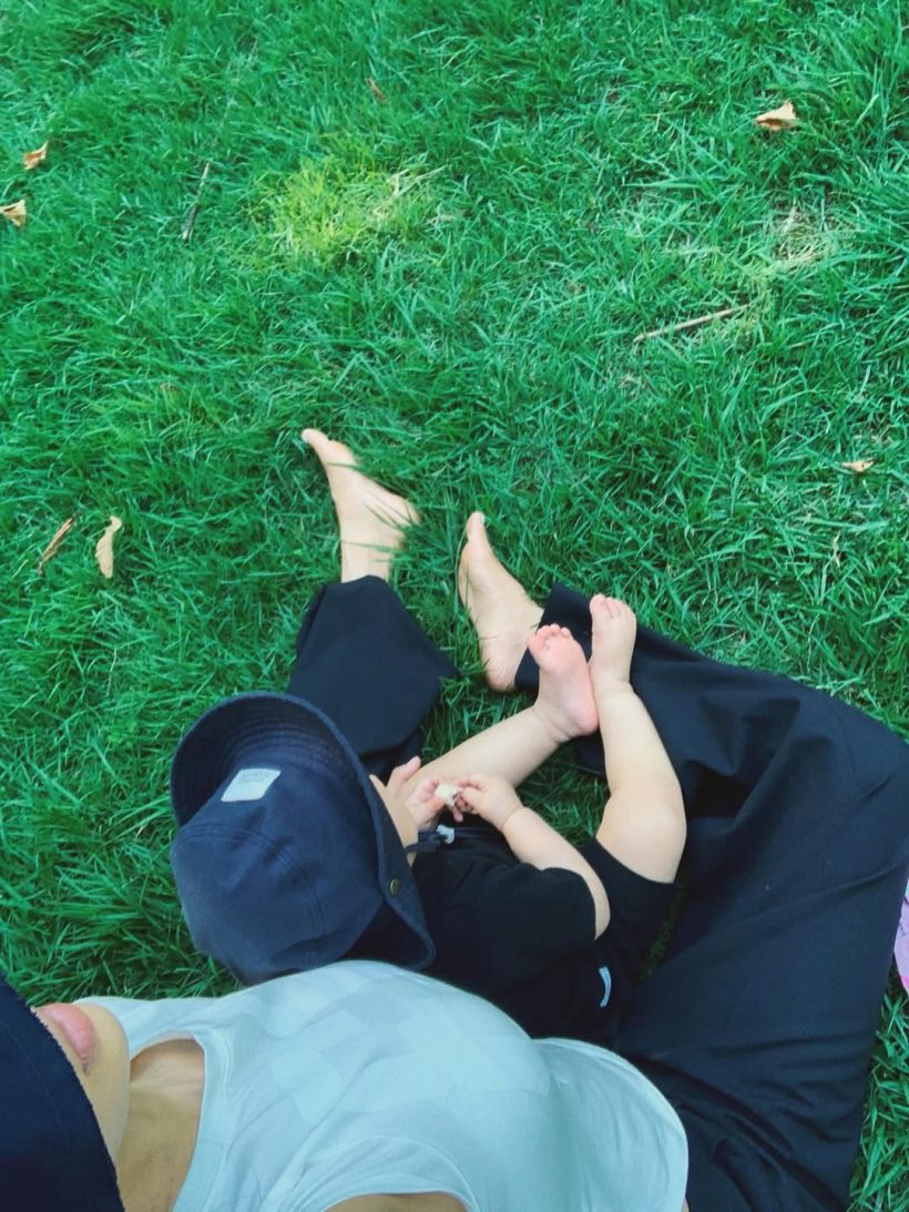 เป็นเรื่องเเล้ว! นางเเบบดัง โพสต์รูปลูก เเต่มีดราม่าโยงพ่อเด็ก