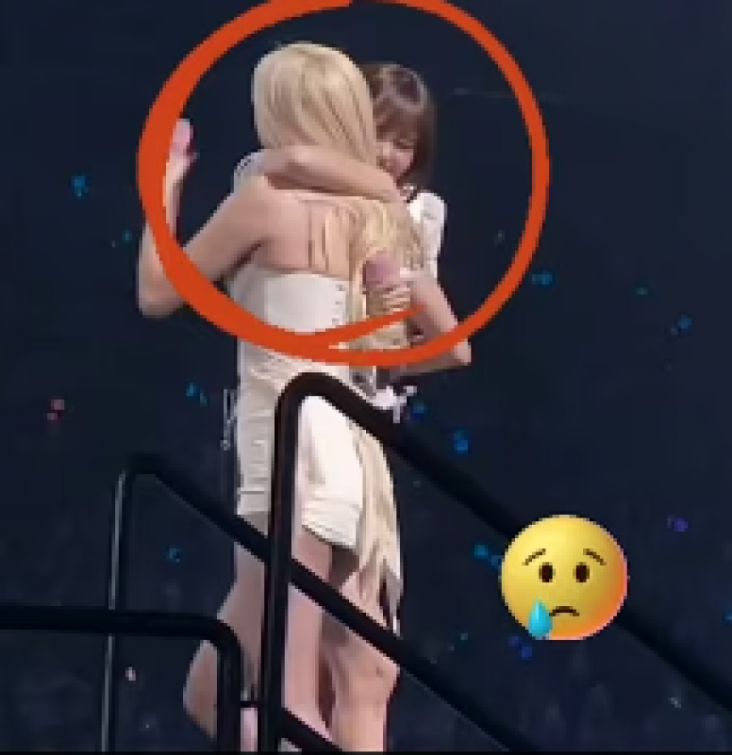 ดราม่า?ลิซ่าโรเซ่ กอดกันปล่อยโฮ ช็อตนี้ทำแฟนคลับแอบหวั่น