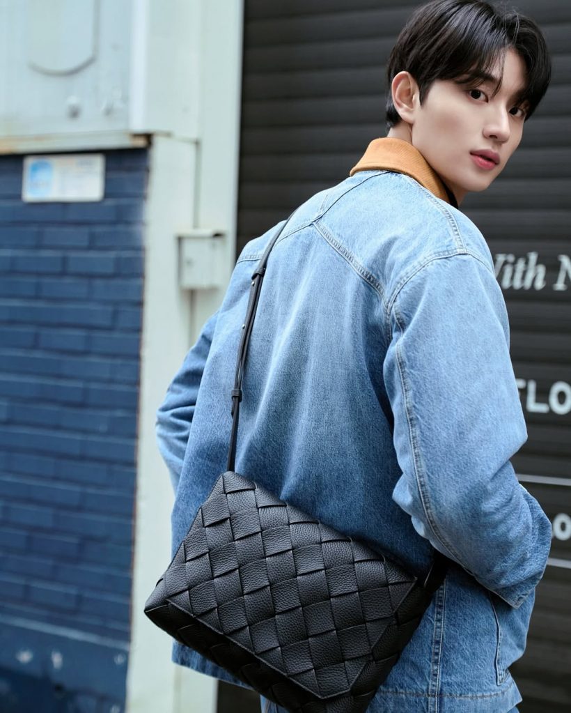 ออร่าจับ! ชาวเน็ตขอทำนาย หนุ่มคนนี้อนาคตพระเอกเเน่นอน