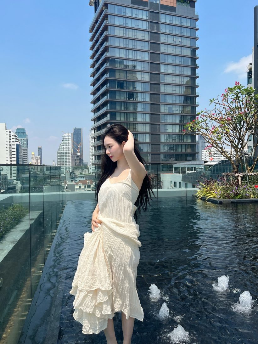 รวมความสวยสร้างเรื่อง! คาริน่า-จีเซล aespa ทำชุดเดรสขาวไทยขายเกลี้ยง