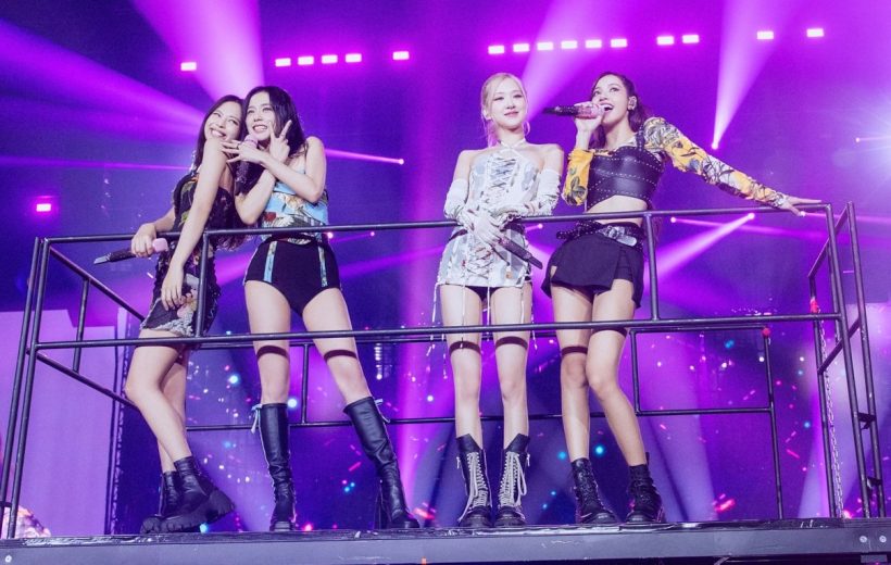 เจอตัวแล้ว!!ลิซ่า BLACKPINK โดนแชะภาพทีเผลอ ตอนเดินเล่นที่...