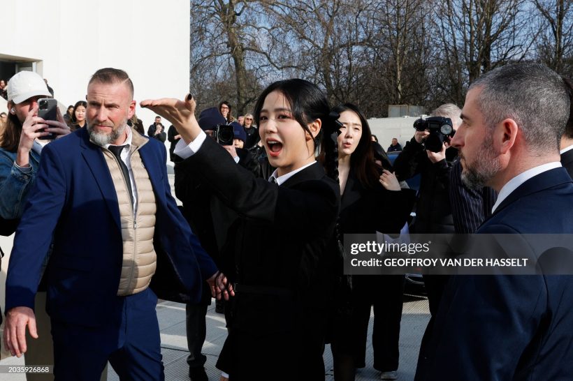 ชมภาพ จีซูBLACKPINK สาดความน่ารักปรากฎตัวสุดฮือฮาที่งาน DIOR 