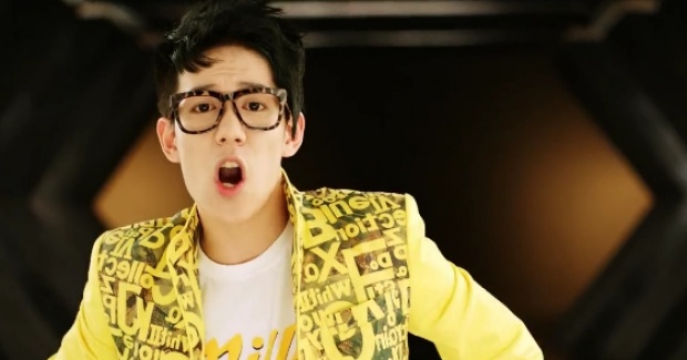 ผู้ชมเกาหลีไม่พอใจ เมื่่อ Block B ถูกจับจูบปากกันเองออกสื่อ