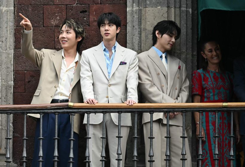 เม็กซิโกแตก! BTS ไปเยือนคนแห่มาครึ่งแสน