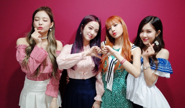 ยางฮยอนซอก เผยเรื่องการคัมแบ็คของ BLACKPINK พร้อมแชร์ตัวอย่างแท่งไฟของวง!