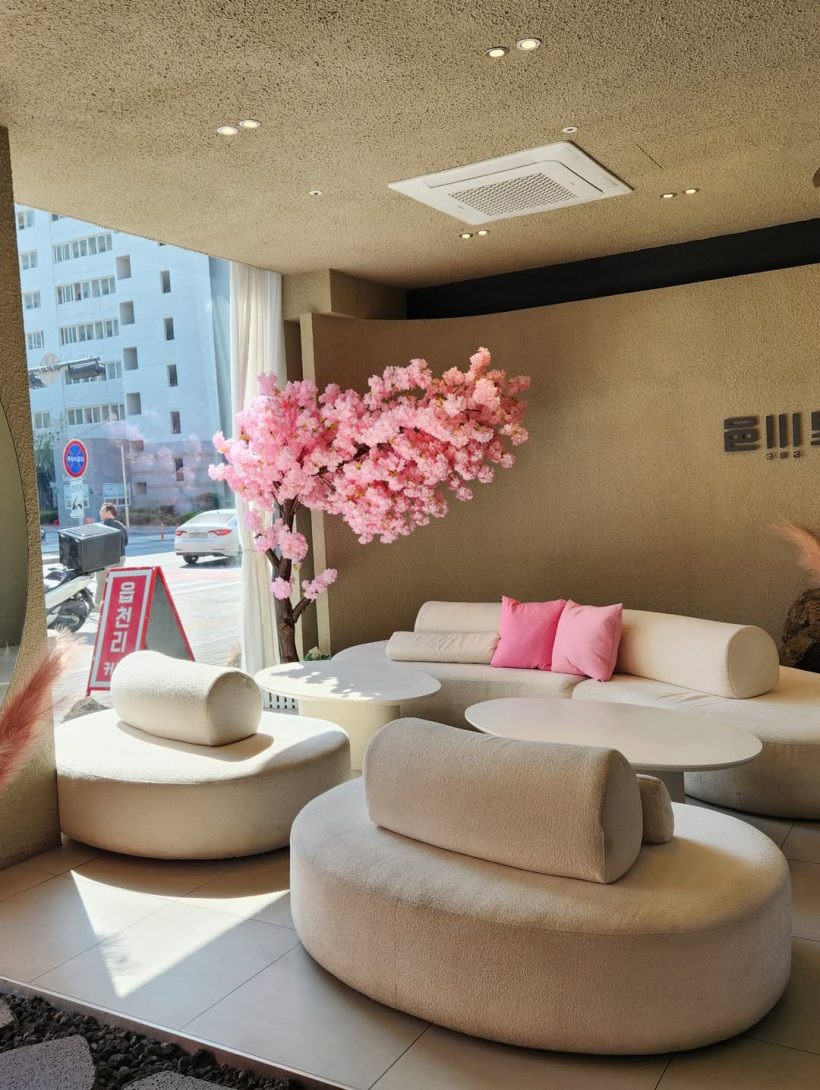 เกิดอะไรขึ้น? ดาราสาวประกาศปิดร้านคาเฟ่ ขอบคุณทุกคนที่สนับสนุน