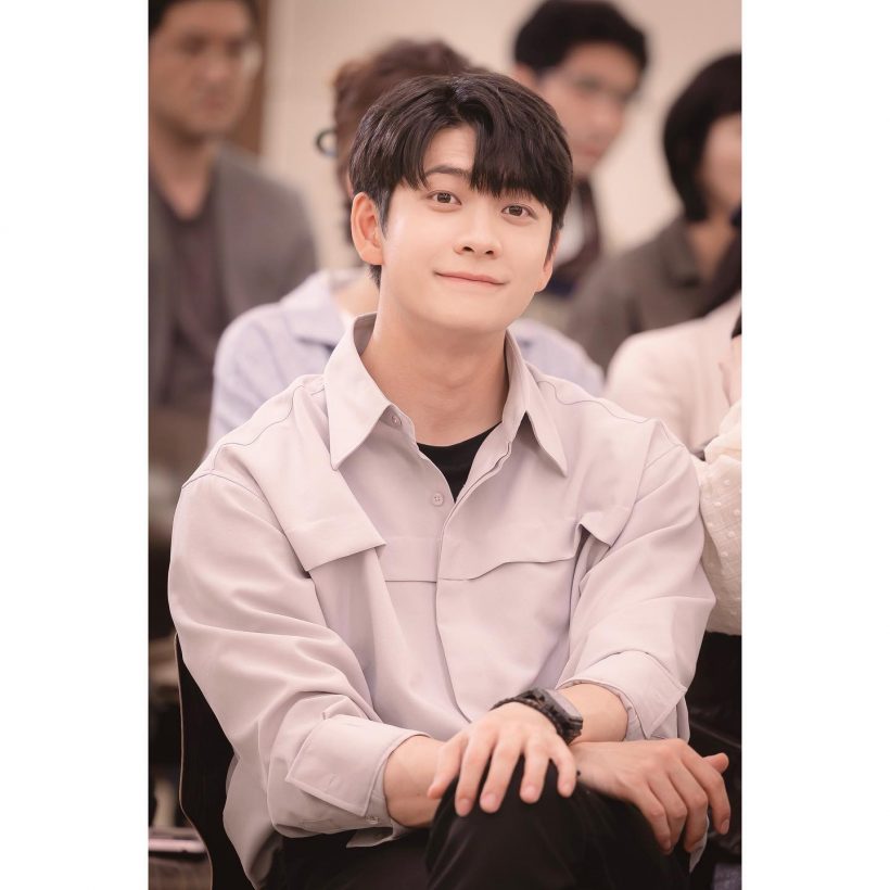 น่าชื่นชม พระเอกดาวรุ่ง อยู่วงการ 13 ปี ข่าวเสียหายไม่มีเลย!