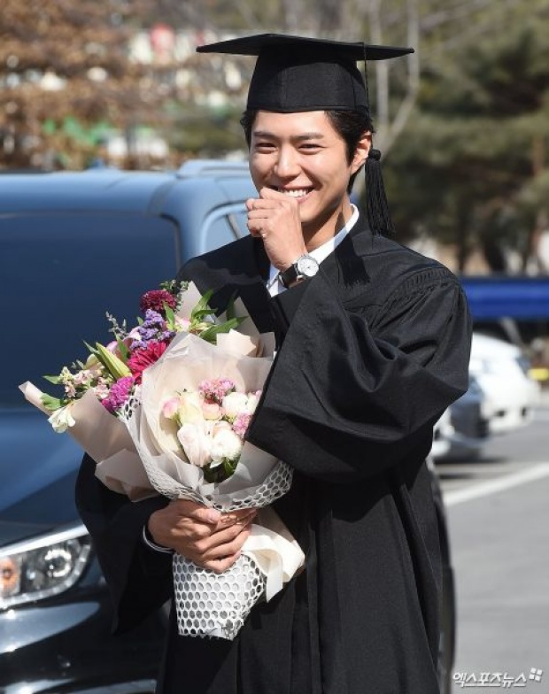 พัคโบกอม(Park Bo Gum) เป็นบัณทิตใหม่แล้ววันนี้ !!