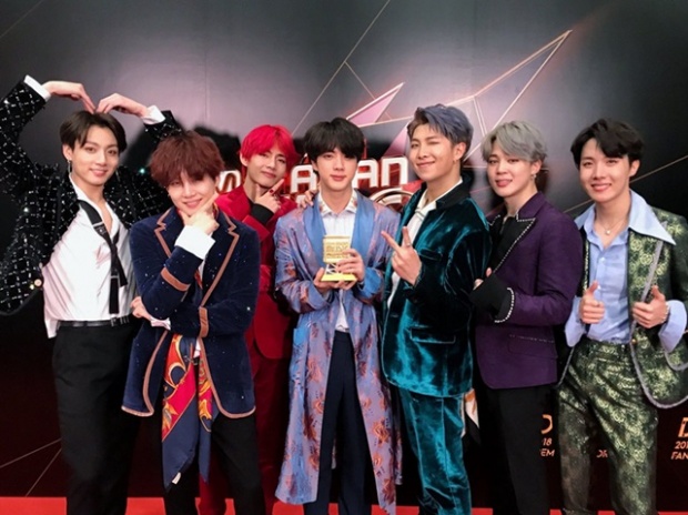 ร่ำไห้หนัก! BTS เผยระหว่างขึ้นรับรางวัล MAMA 2018 เคยเกือบจะยุบวง!!