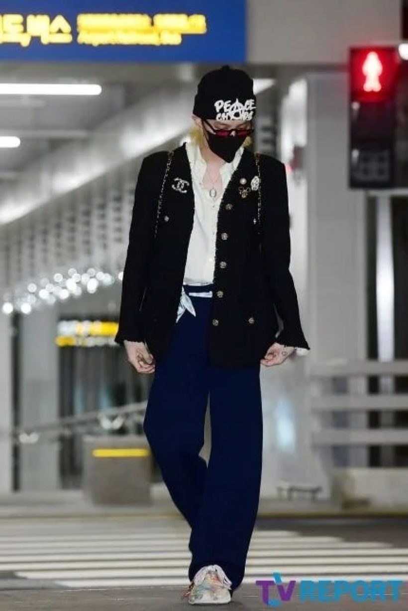 เปิดลุคสนามบิน จีดรากอนBIGBANG หล่อออร่าสมเป็นแฟชั่นตัวพ่อ