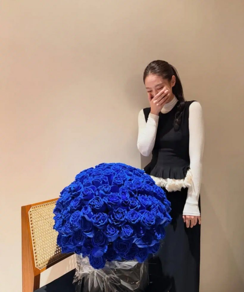 เฉลย..เจ้าของดอกไม้ปริศนา ในวันเกิดเจนนี่ ที่แท้คือคนนี้?