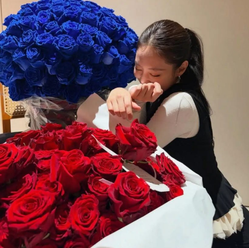 เฉลย..เจ้าของดอกไม้ปริศนา ในวันเกิดเจนนี่ ที่แท้คือคนนี้?