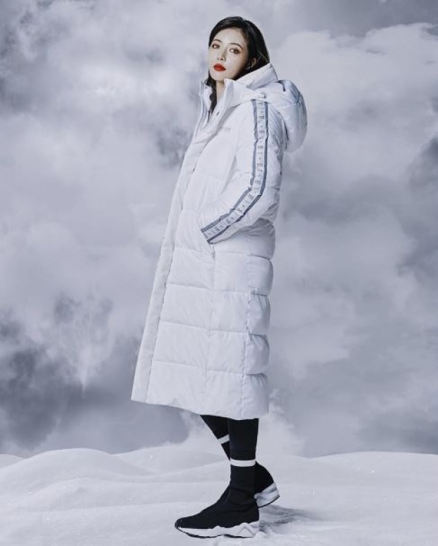 ส่องสไตล์ “ฮยอนอา” เผยลุคใหม่แบบเฟี๊ยซๆในภาพถ่ายแฟชั่นชุดหน้าหนาว
