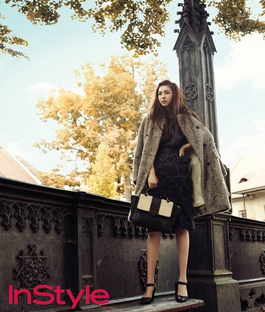 Lee Yeon Hee เผยภาพแฟชั่นใหม่ในนิตยสาร InStyle 