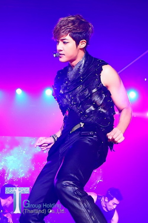 ฟินสมใจกับคอนเสิร์ต Kim Hyun Joong World Tour in Bangkok  จุงจ๋าชาร์ตพลังจากเฮเนเซียไทยเต็มเปี่ยม!