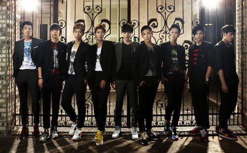 มุนจุนยอง หัวหน้าวง ZE:A ทวีตแฉประธาน Star Empire 