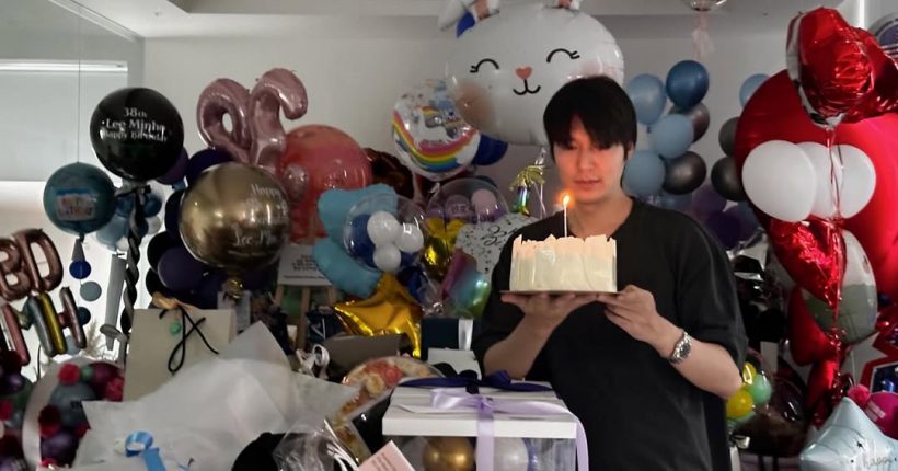 ซุปตาร์หนุ่มโดนดราม่าเต็มๆ หลังโพสต์ภาพของขวัญกองโต