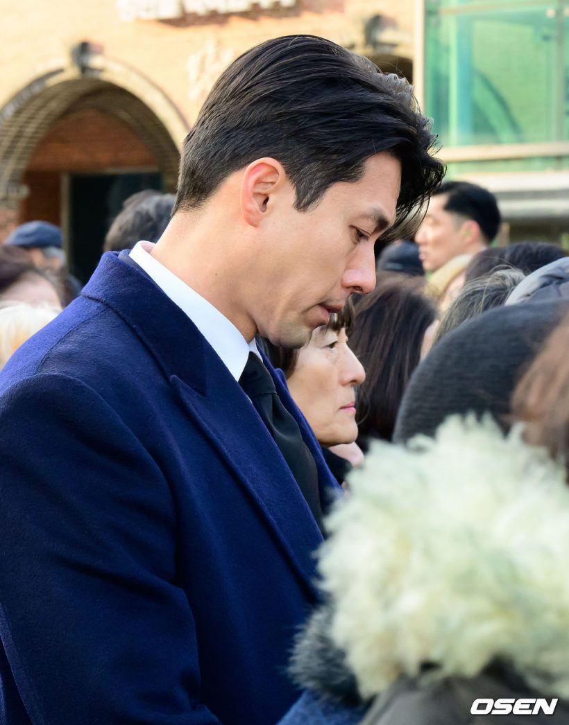 ฮยอนบิน สุดกลั้นน้ำตา ส่งนักแสดงแห่งชาติกลับสวรรค์