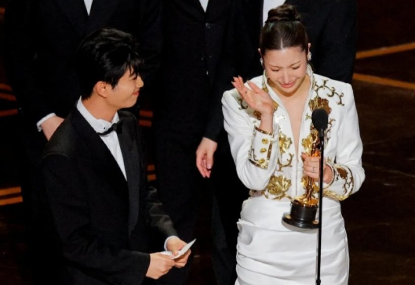 ออสการ์ฉาว!อยู่ดีๆทำแบบนี้กับทีมเพลงGolden เหยียดเอเชีย?