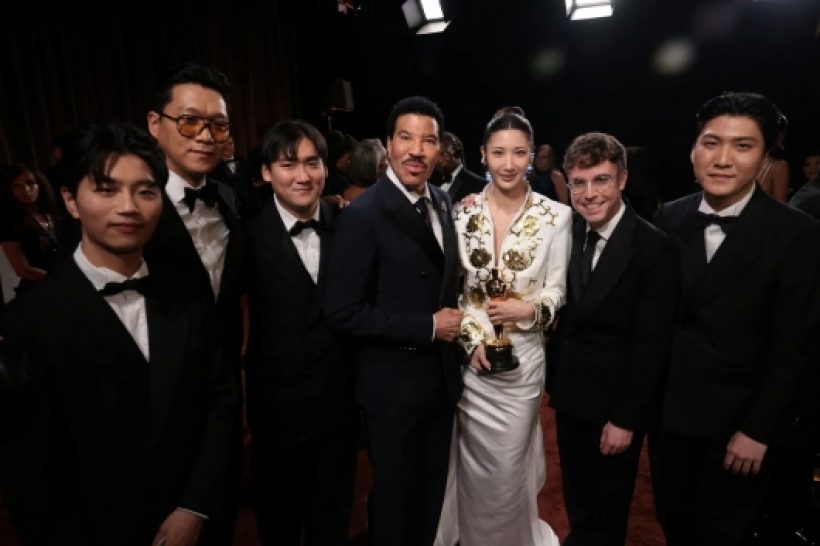 ออสการ์ฉาว!อยู่ดีๆทำแบบนี้กับทีมเพลงGolden เหยียดเอเชีย?