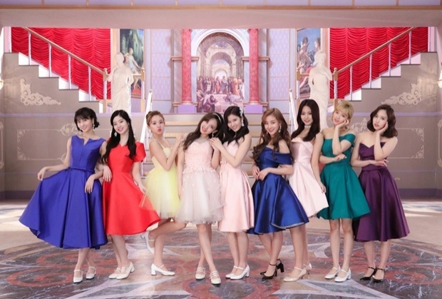 “TWICE” เตรียมคัมแบ็ก พร้อมผลงานใหม่ “FANCY YOU”