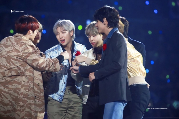 เเฟนคลับเฮ!!!  BTS เหมารางวัลเเห่งปี 4 สาขาจากงาน MAMA 2019