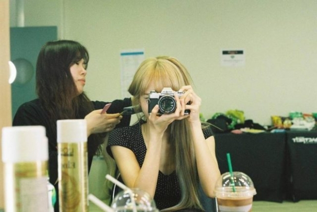 เปิดกรุกล้องถ่ายรูป ลิซ่า BLACKPINK แต่ละตัวราคาไม่ธรรมดา 